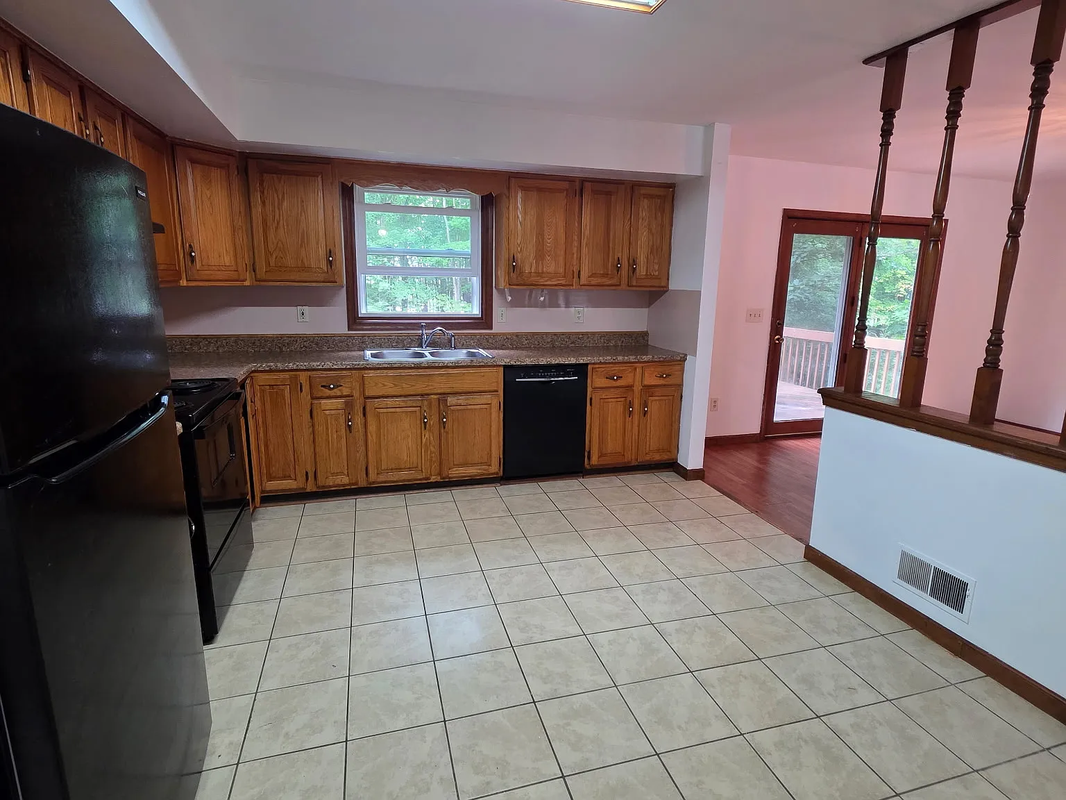 40 Mountain Dr — Photo 3