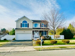 2 Maria Ln, Howell, NJ 07731