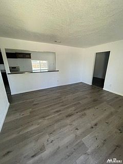 2nd image of 905 W Aspen Ave