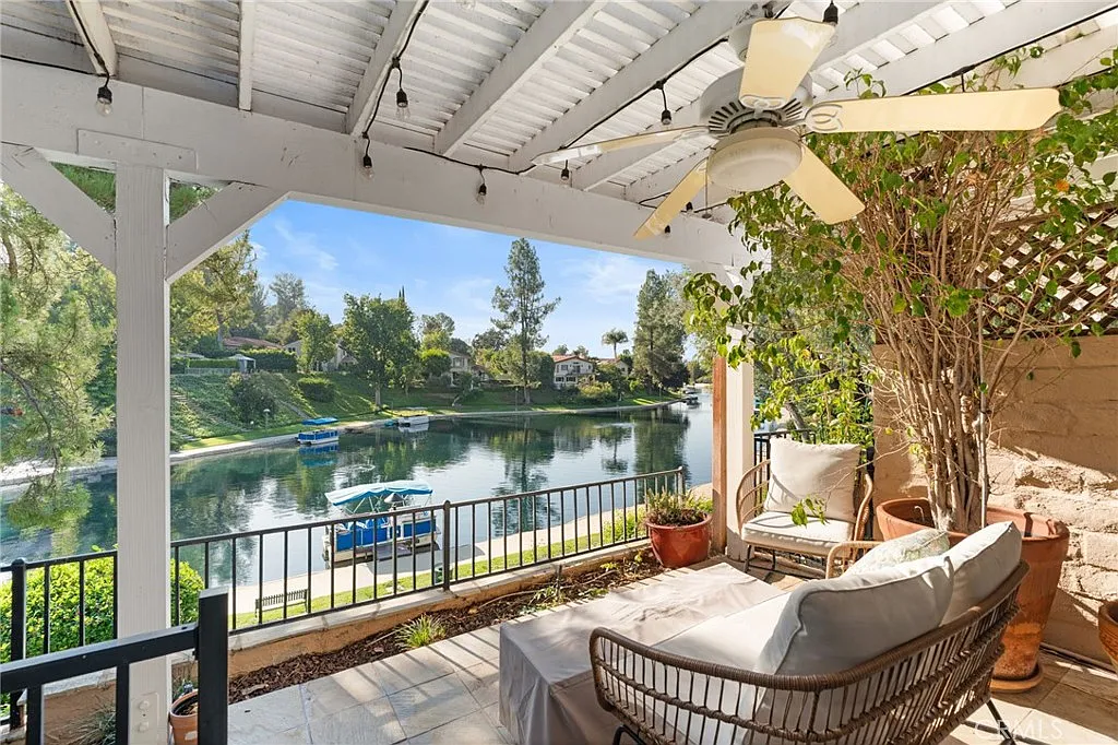 4 bed, 2460 sqft, $7,200 — Photo 3