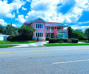 101 Park St N, Saint Petersburg, FL, 33710