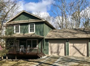 148 Oneida Rd, Shohola, PA 18458