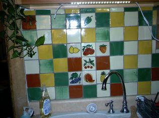 932 S 11th St, Milwaukee, WI 53204