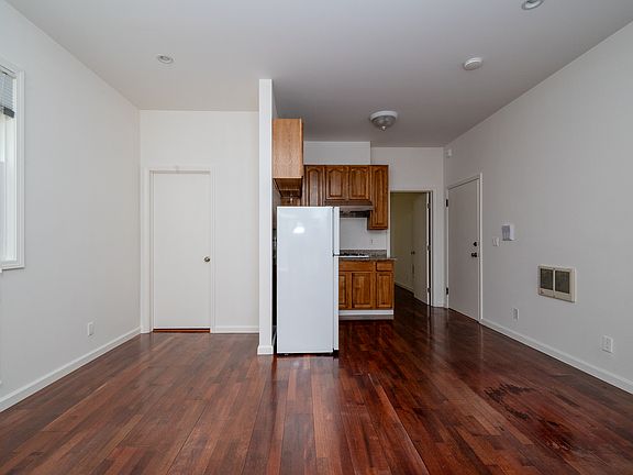 5th image of 1330 Pine St APT 2
