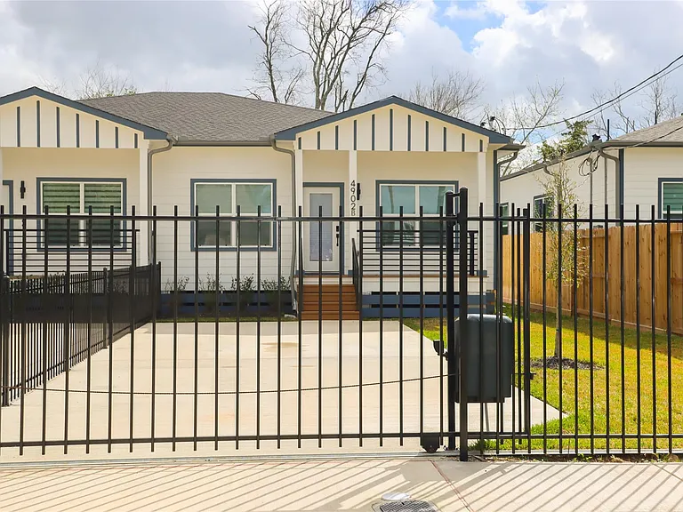 4902 Higgins St #B — Photo 39