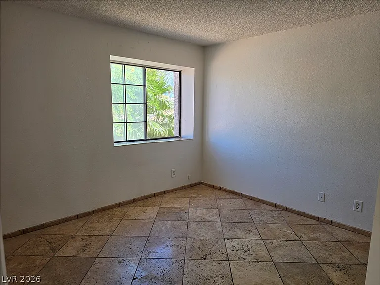 2809 Swallow Point Cir — Photo 20