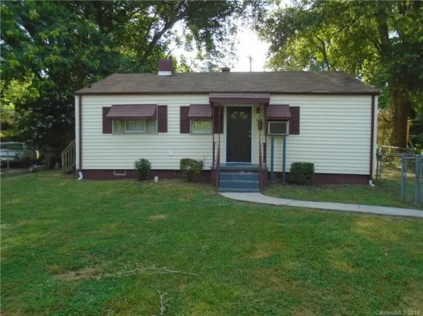 819 Seldon Dr, Charlotte, NC 28216