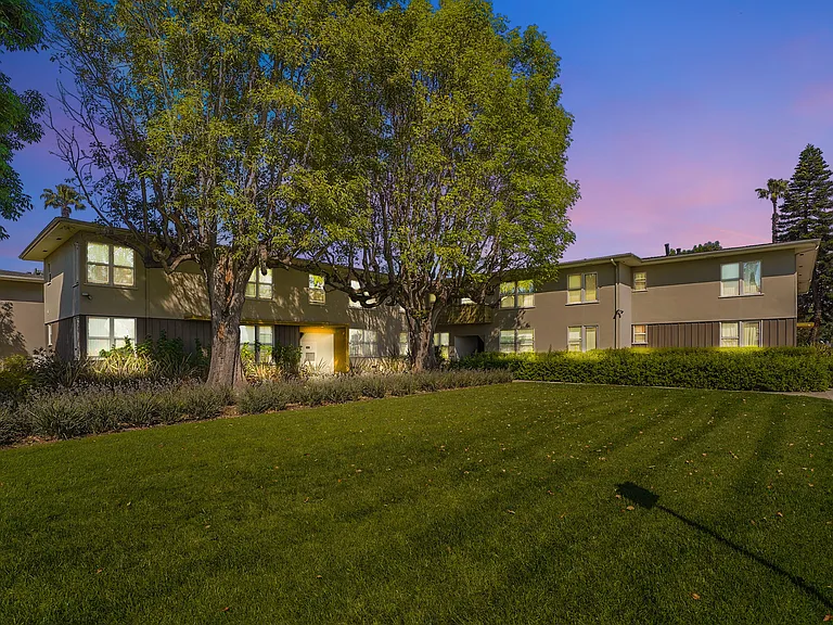 Hollypark Knolls Apartments — Photo 58