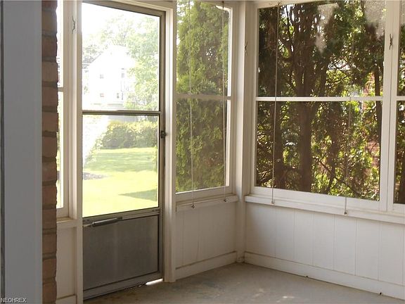 5th image of 20213 Parklane Dr