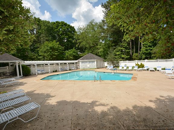 3rd image of 1624 Alexandria Ct SE