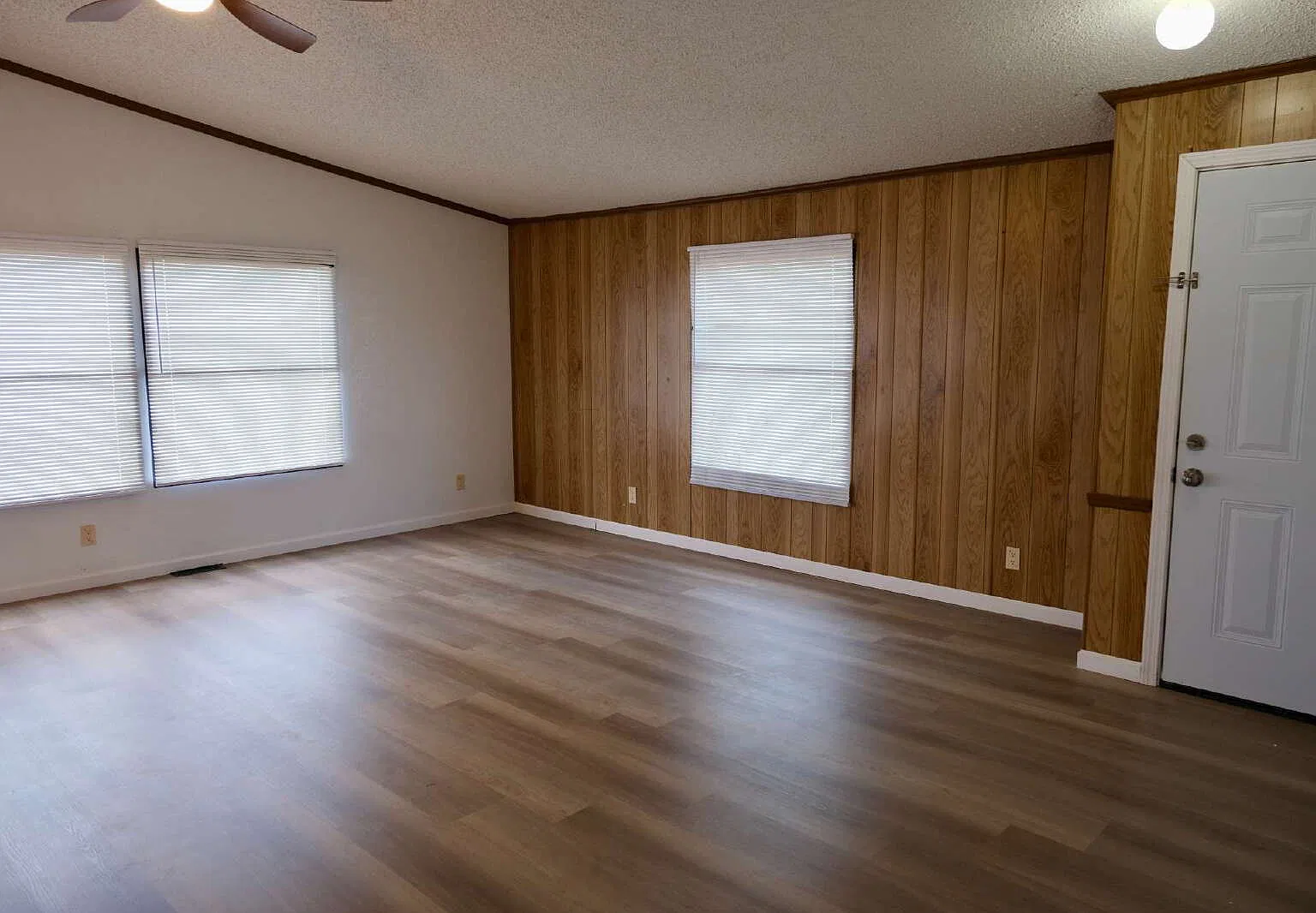 3 bed, 2.0 bath, 1600 sqft, $1,980 — Photo 4