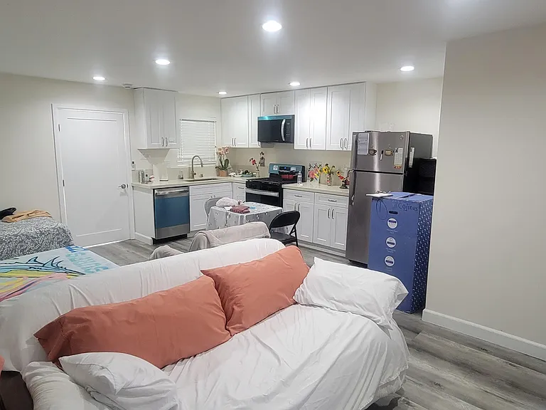 131 S Gless St #1/2 — Photo 18