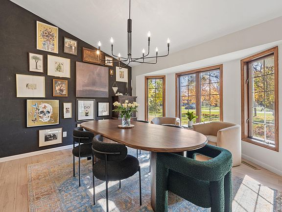 4th image of 23000 Heather Rdg