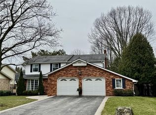 142 Marigold Ct, Hamilton, ON L9G 3M3