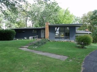902 W Maple Dr, Knightstown, IN 46148