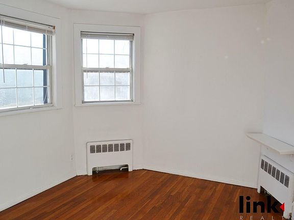 4th image of 35 Morningside Dr APT 1A