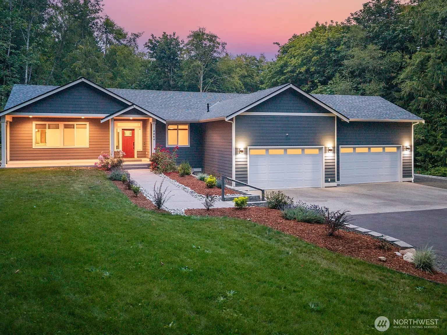 4464 Eastway Drive SE photo 1