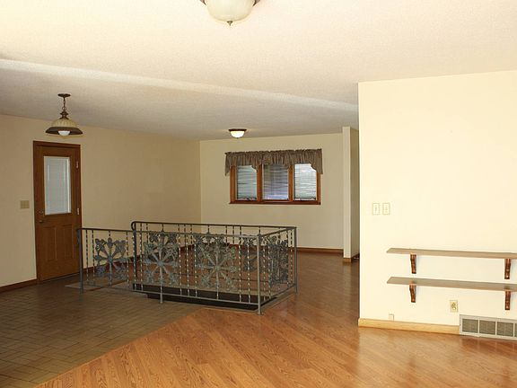 3rd image of 327 N Charles St