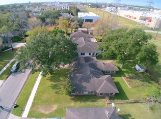 4814 Saxon St, Bellaire, TX 77401