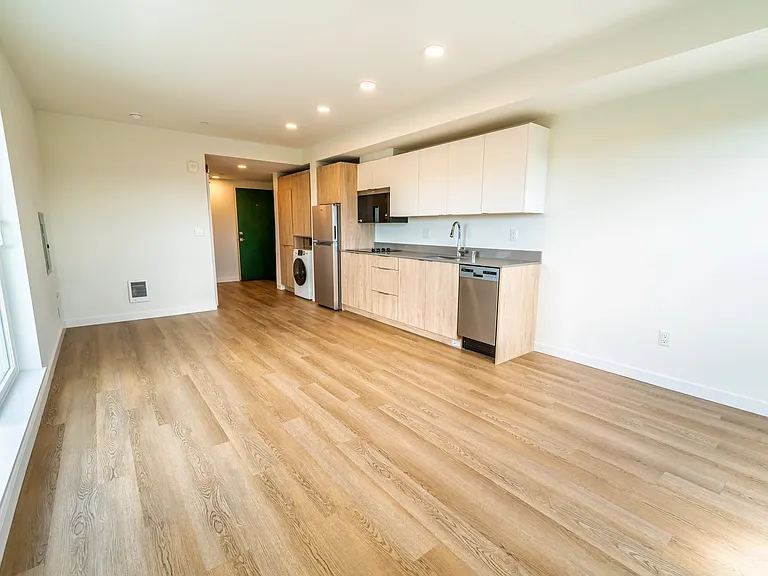 Stone Row Apartments — Photo 14