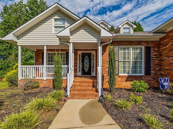 4th image of 443 Congaree Rd