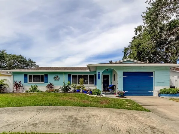 514 E Lake Dr, Largo, FL 33771