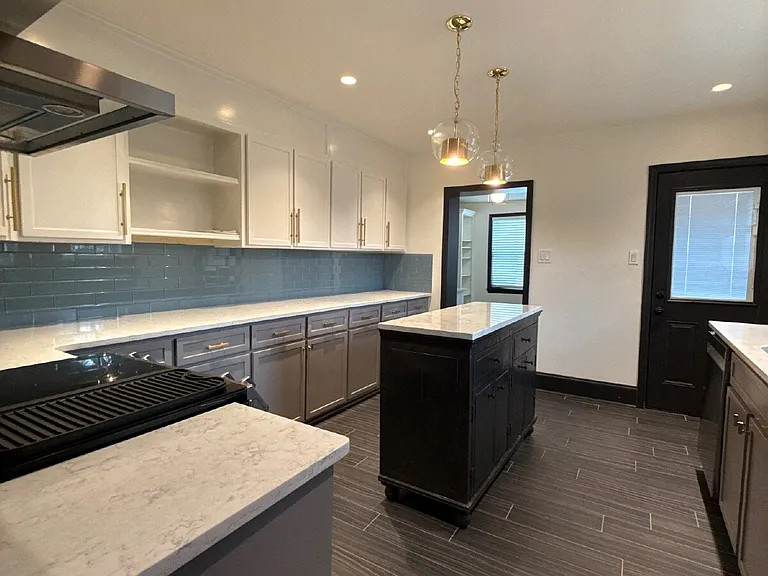 2512 Pansy St SW — Photo 6