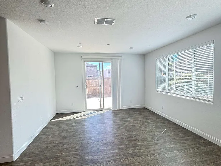 2454 Quesada Dr — Photo 18