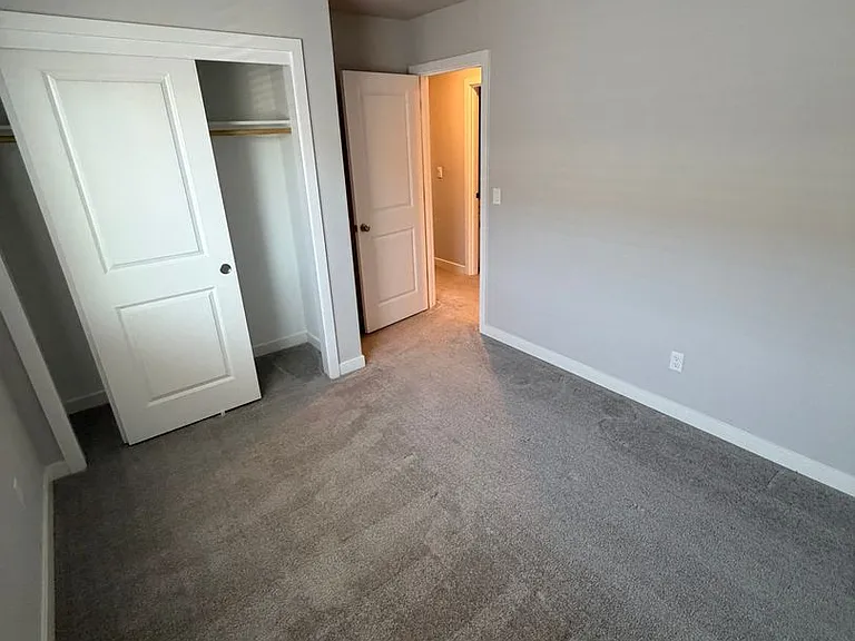 1390 N Steiwer Ln — Photo 14