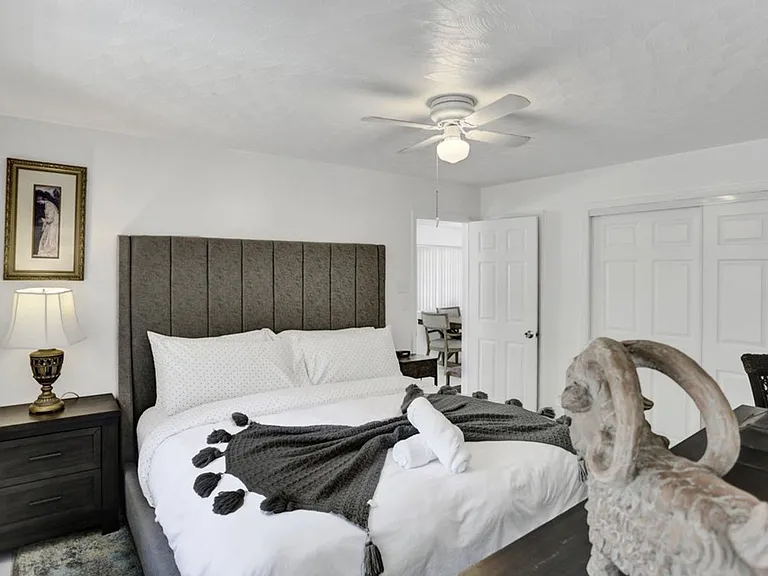 820 NE 16th Ave — Photo 7