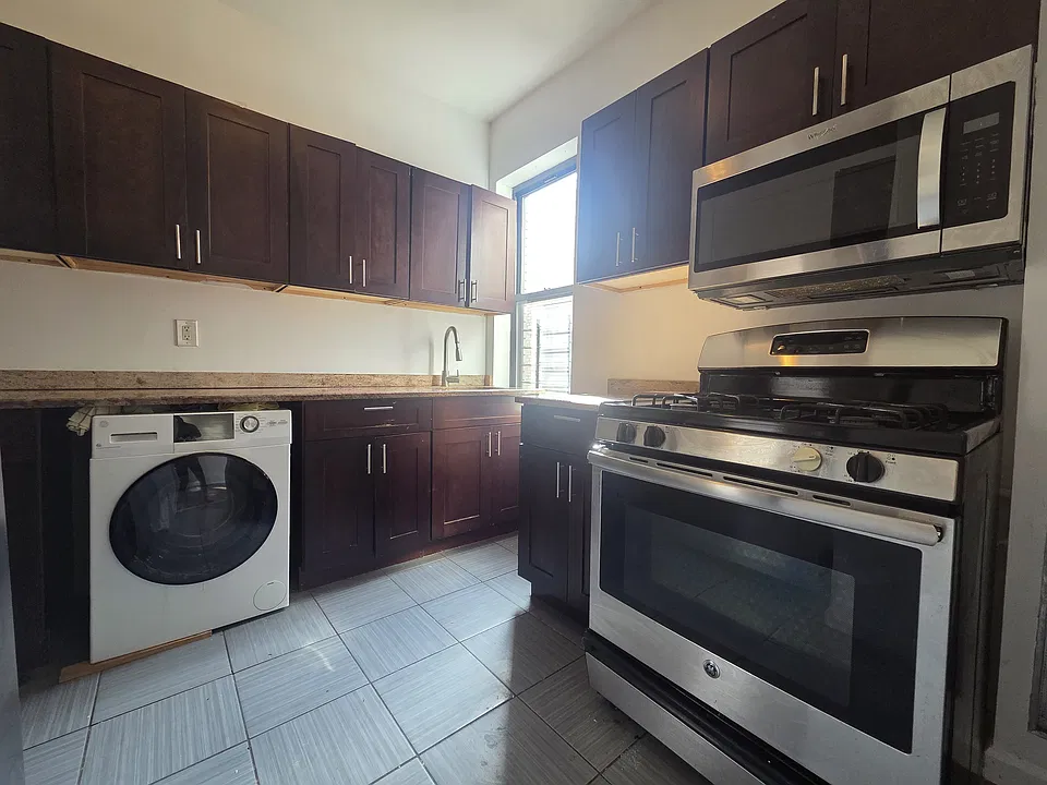 75 Ellwood St #3D