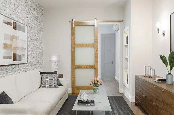 Rented by Argent Advisors LLC | media 70