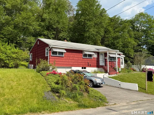 104 Maloney Court, Winchester, CT 06098