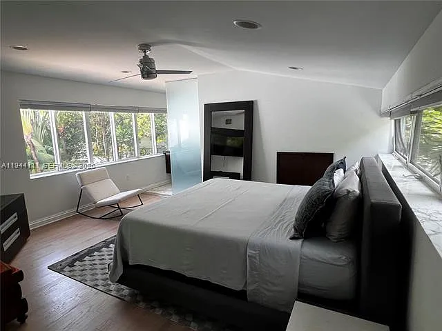 2301 S Miami Ave — Photo 47
