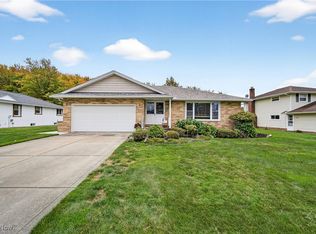 6032 Blakley Dr, Highland Heights, OH 44143