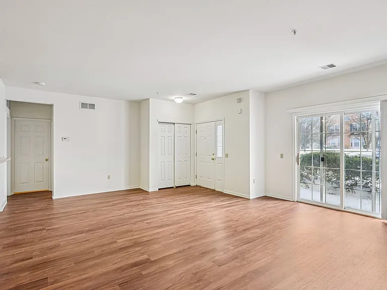 Spring Creek Apartments — Photo 125