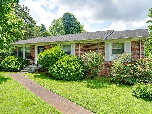 4th image of 416 Hollydale Dr
