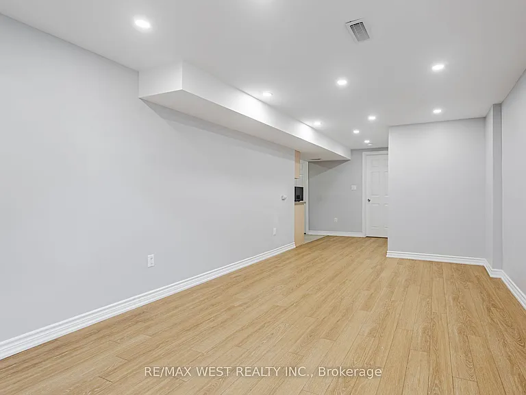 31 Clair Rd #BASEMENT — Photo 3