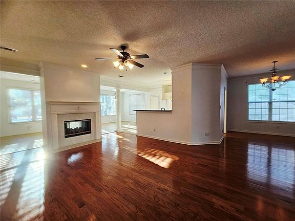 4th image of 9821 Reflections Dr