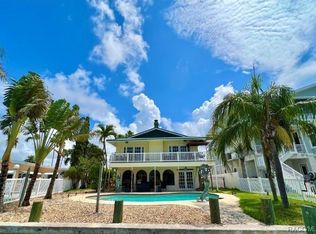 16016 5th St E, Redington Beach, FL 33708