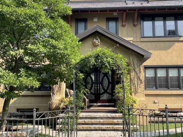 604 Queen Elizabeth Driveway, Ottawa, ON K1S 3N5