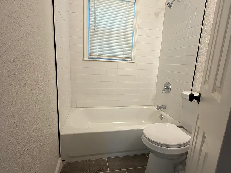 612 Ella St #612 — Photo 5