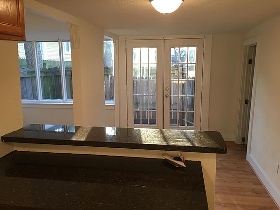 5th image of 2605 Stanford St APT D