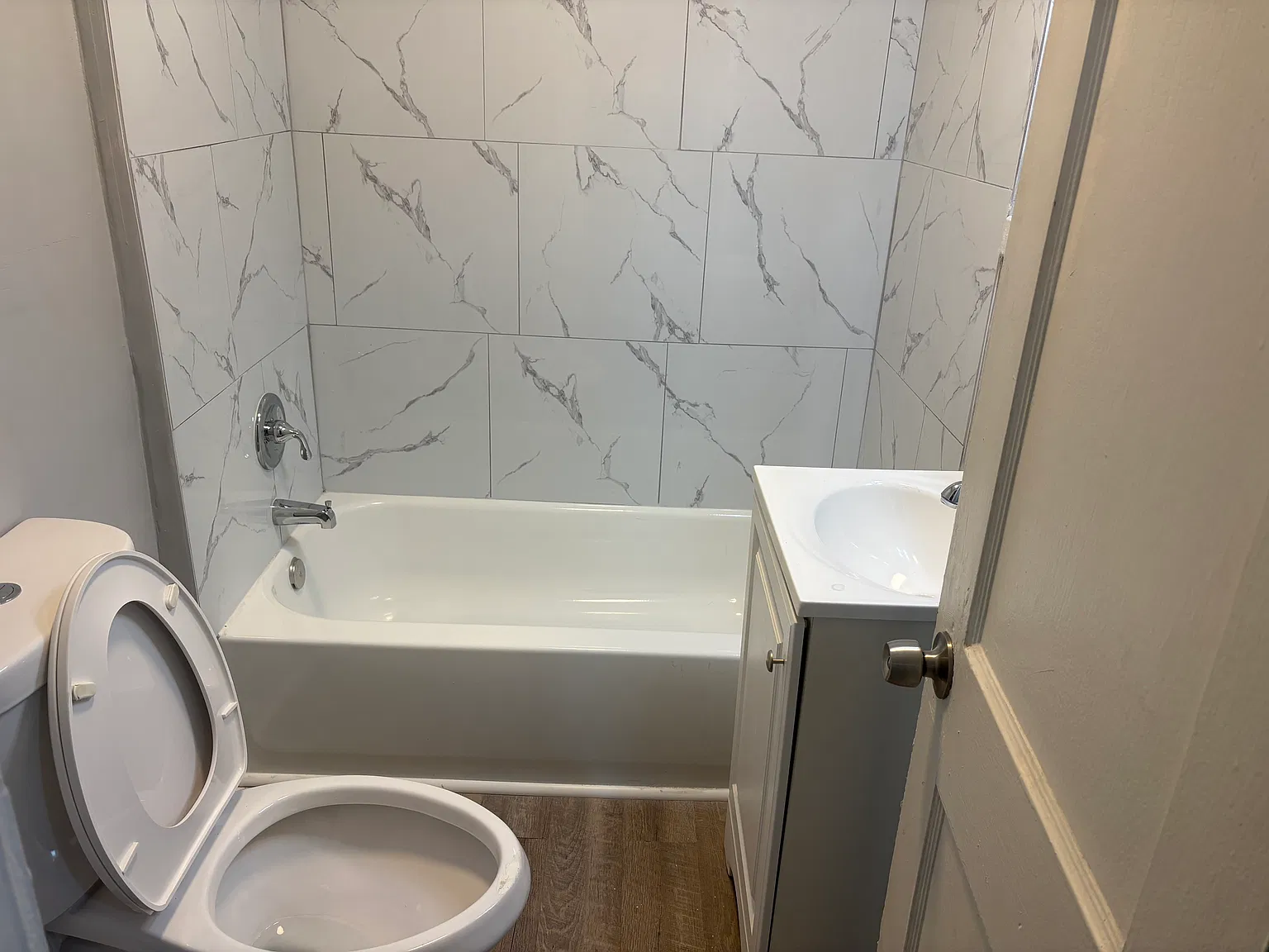 3 bed, 810 sqft, $1,250 — Photo 4