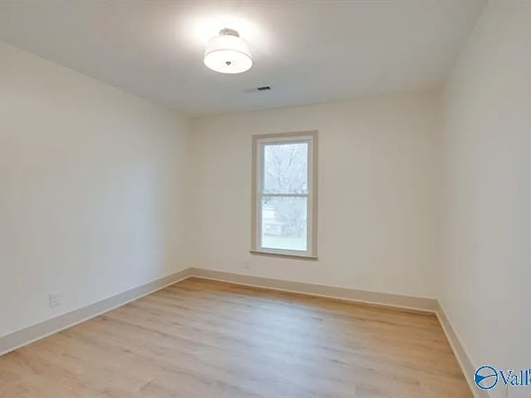 2042 Rosebury Ln SW — Photo 16