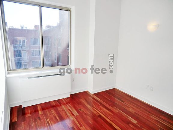 3rd image of 454 Manhattan Ave APT 7f
