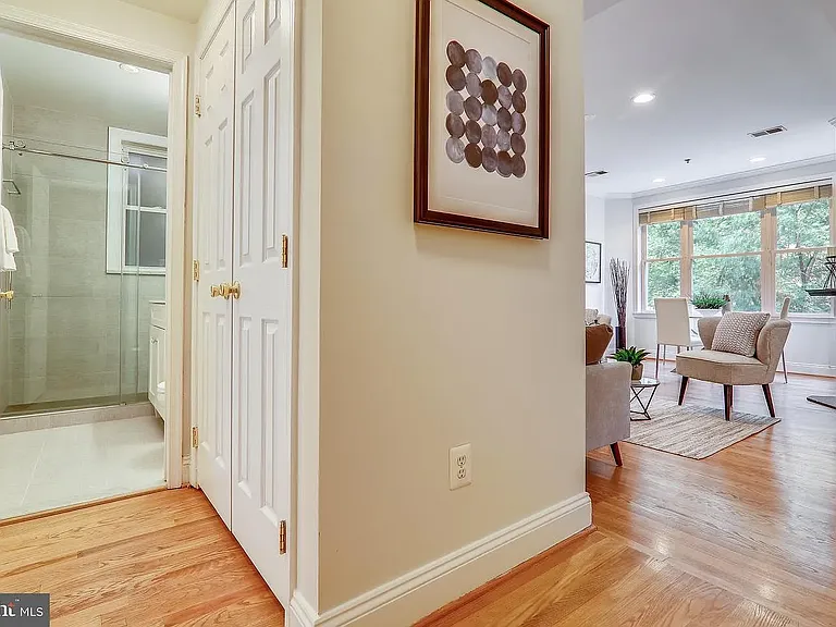 1438 Columbia Rd NW — Photo 12