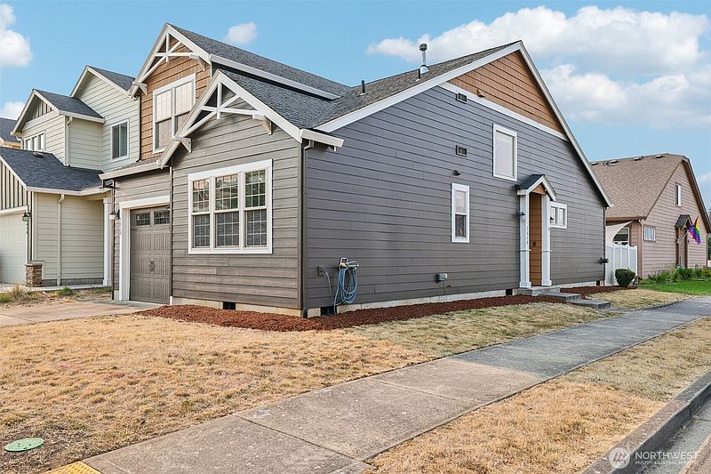 2nd image of 7638 NE 61st Way