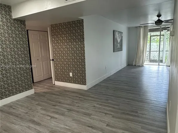 7100 NW 17th St APT 111, Fort Lauderdale, FL 33313