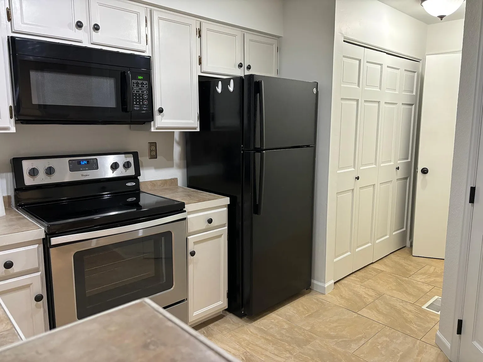 828 S Vance St — Photo 4